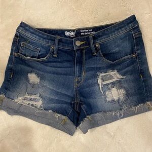 Mossimo Denim Mid-Rise Midi distressed short shorts